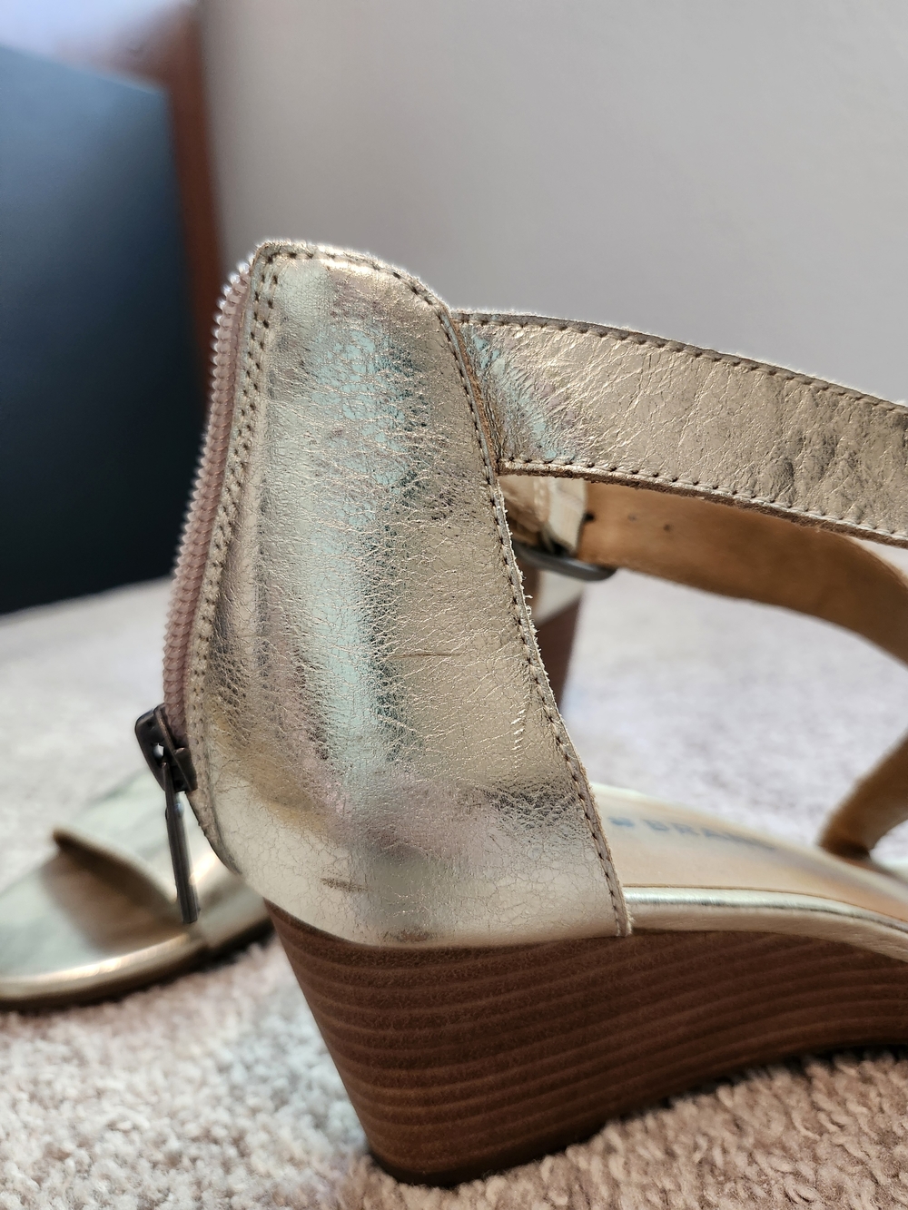 Lucky Brand Metallic Gold Crisscross Strap Wedge Sandals - Picture 8 of 8
